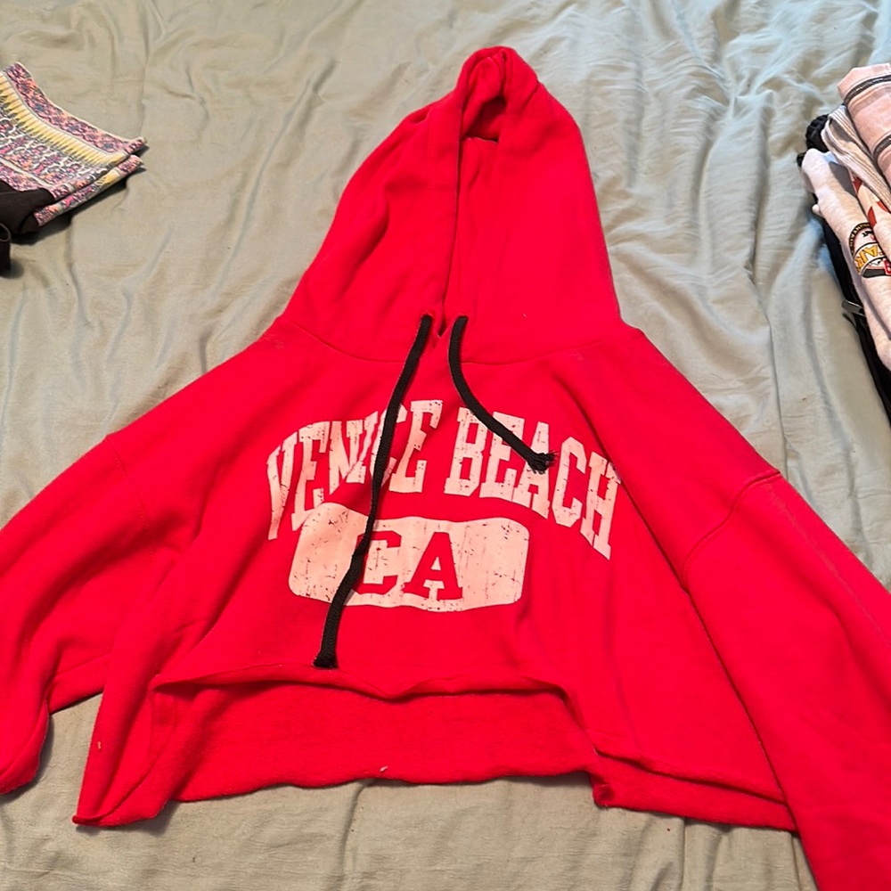 Cropped Venice beach red hoodie